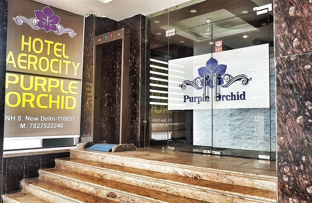Hotel Aerocity Purple Orchid