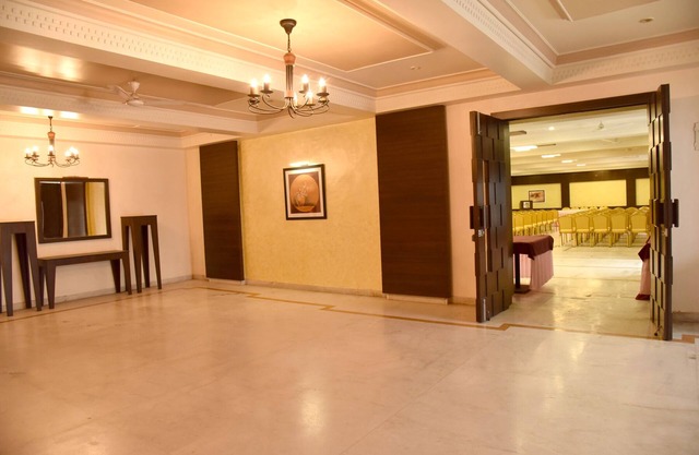 Hotel Ajanta Palace