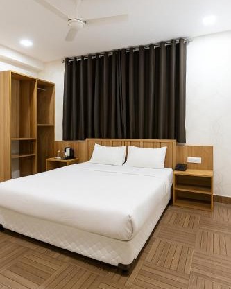 Hotel Akharot Inn