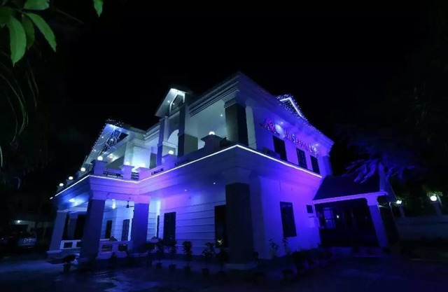 Hotel-All Season Lodge