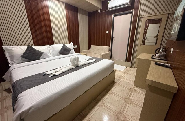 Hotel Alohi Grand
