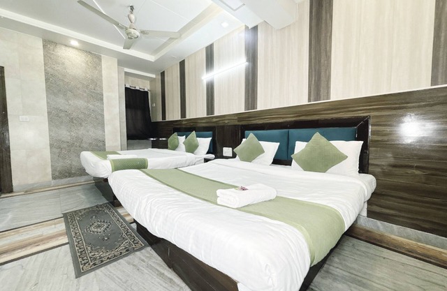 Hotel Alpine By The Golden Taj Group