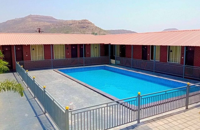 Hotel Amit Palace