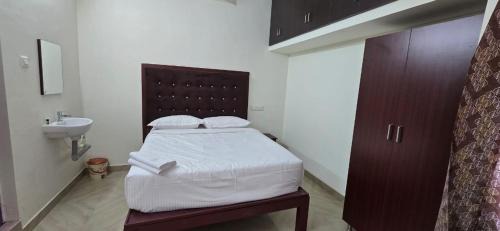 Hotel AMR Residency