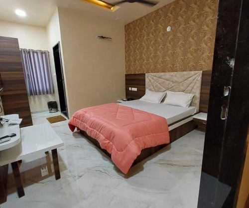 Hotel Amrit palace