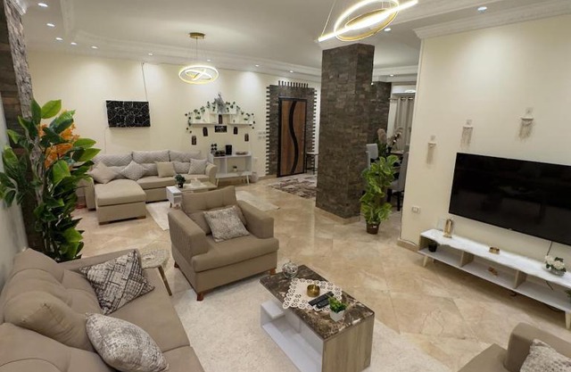 Hotel Apartment In Sheikh Zayed With Private Entrance