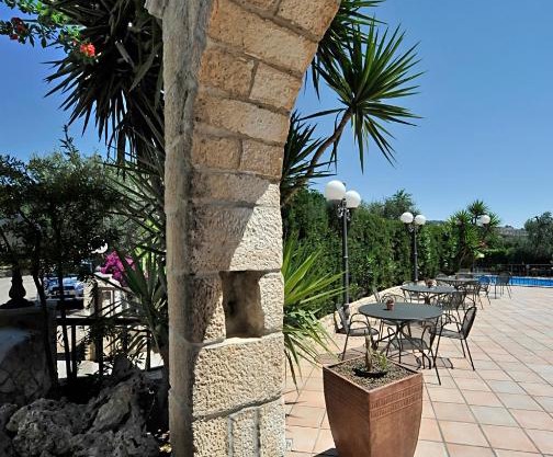 Hotel Apeneste