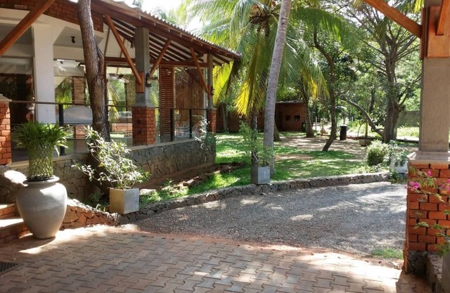 Hotel Araliya