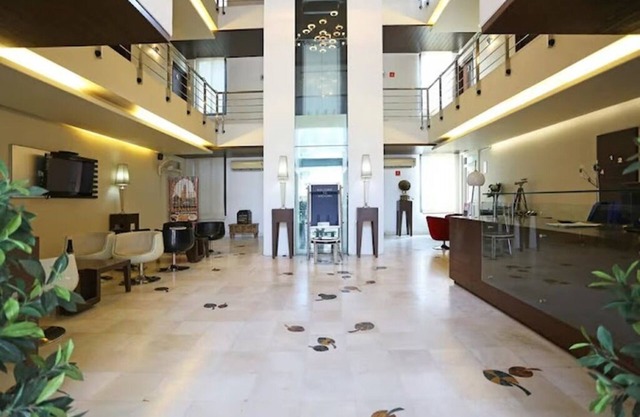 Hotel Arch Inn