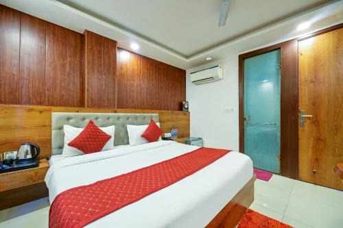 Hotel Aryan Palace Near Khatu Mandir
