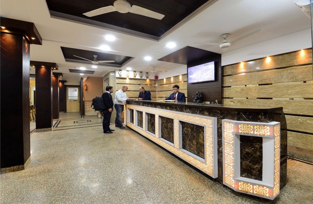 Hotel Ashish Palace