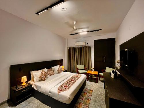 Hotel Aura Residency - A Four Star Luxury Hotel & Resort, Haridwar