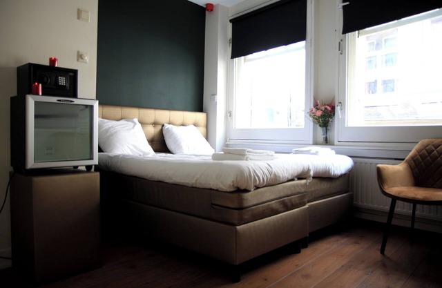 Hotel & Bar 55