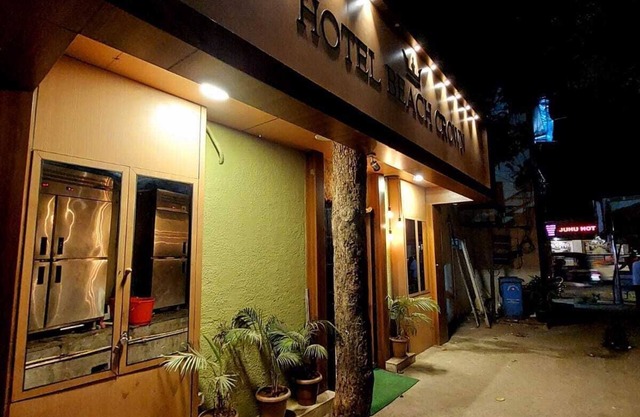 hotel beach crown juhu