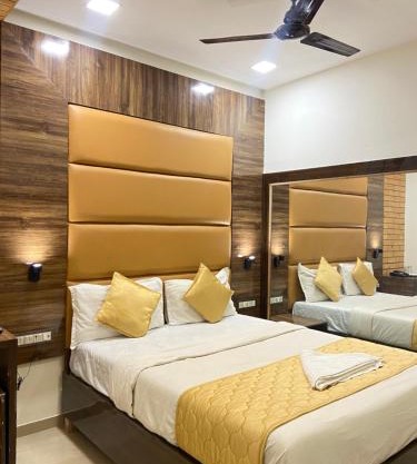 Hotel Blue Wellington - Near Mumbai Airport
