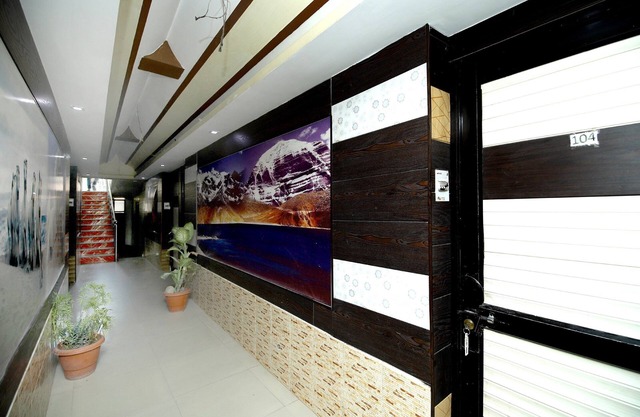 Hotel brijwasi palace