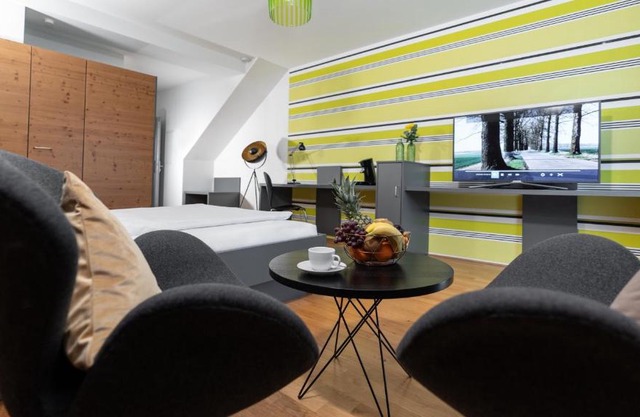 Hotel CampusZwei Komfortable Doppelzimmer & Apartments mit Küche Zentral in Ludwigsburg ideal für Business & Langzeitaufenthalte optional mit Frühstück