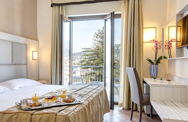 Hotel Caravel