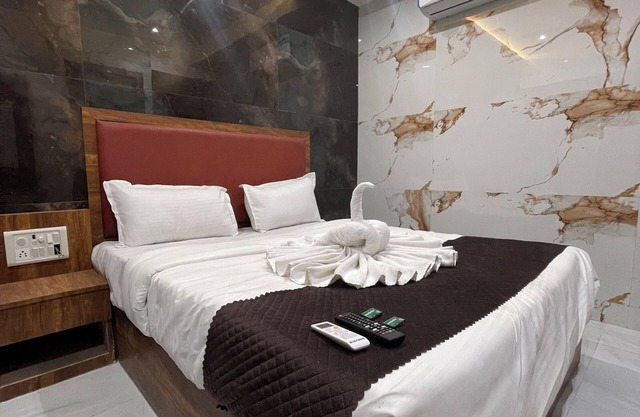 Hotel Chirag Next