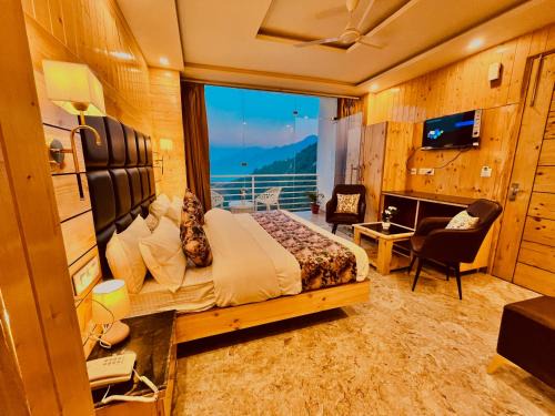 Hotel Classic Crown - #scenic mountain view #open terrace #parking #premium rooms with balcony #guest preferred #best selling hotel in mussoorie
