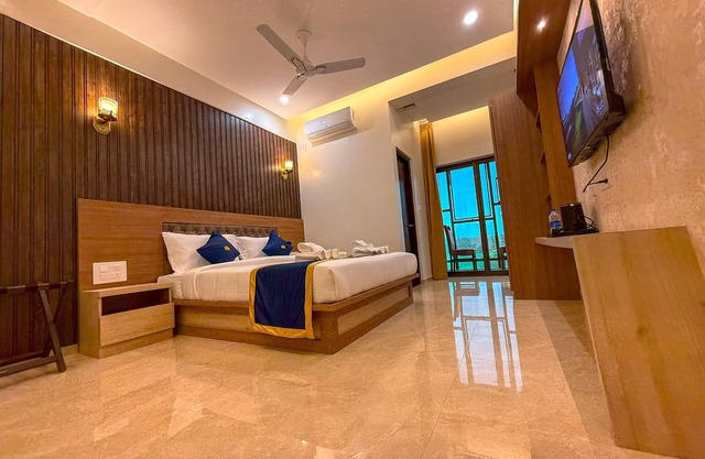 HOTEL COASTAL PALACE