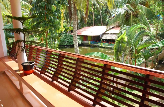 HOTEL COCO BECH KOVALAM AYURVEDIC RESORT