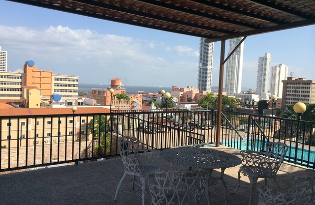 Hotel Costa Inn