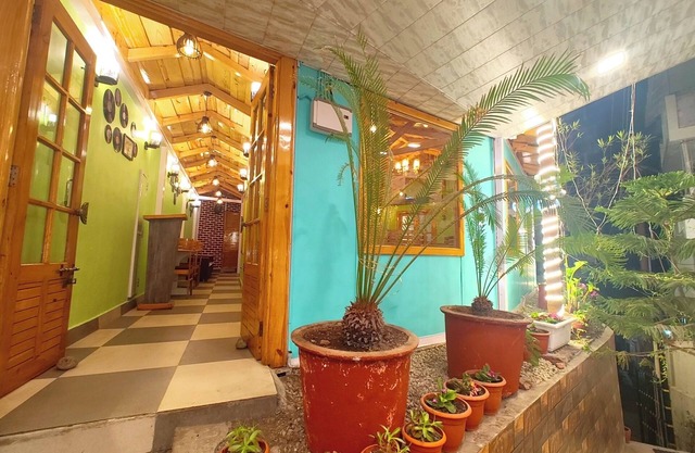Hotel Crown Castle Mall Road Nainital