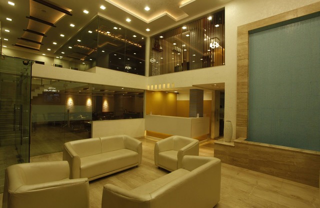 Hotel Crown Palace