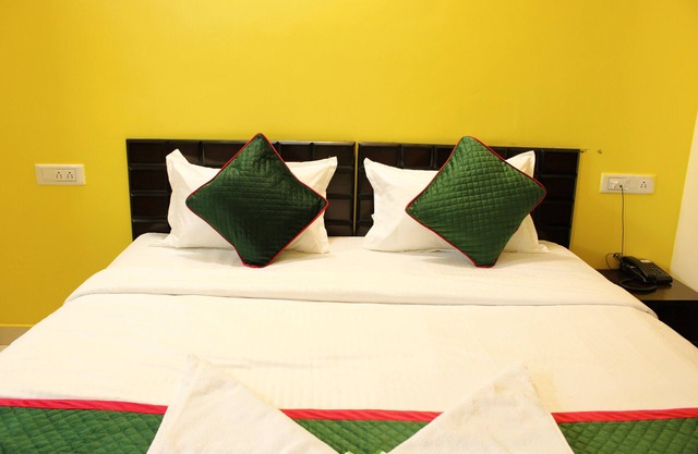 Hotel Crystal Suites