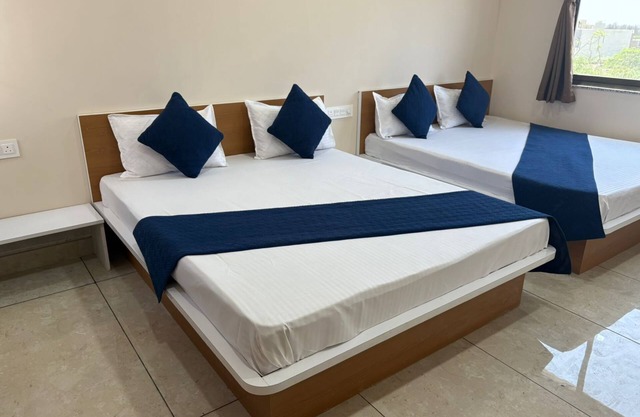 Hotel Darshan Palace - Near Dwarka Railway Station & Shree Dwarkadhish Temple