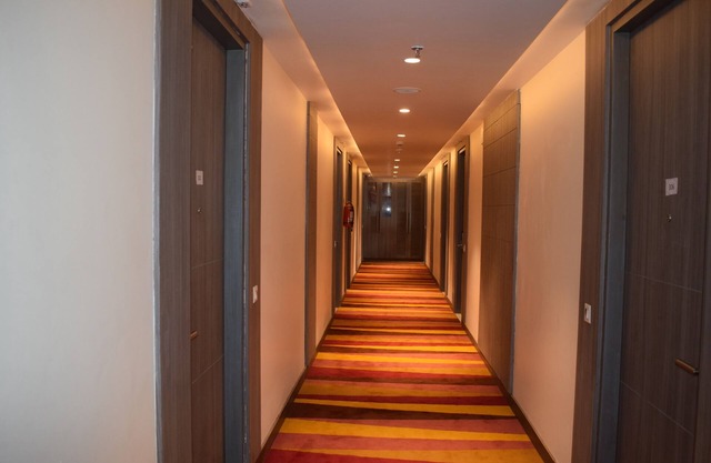 Hotel Deep Clarks Inn Lucknow