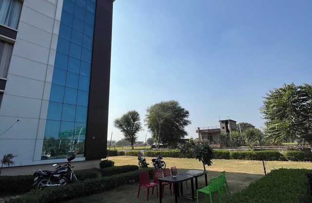 Hotel Dev Resort