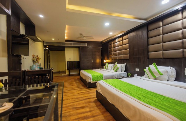 Hotel Di Arch Lucknow