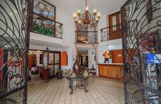 Hotel Don Quijote Plaza