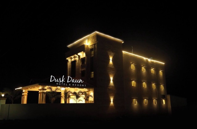 Hotel Dusk and Dawn