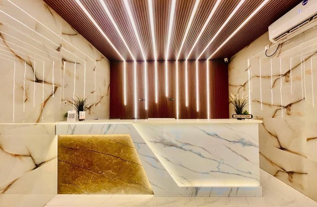 Hotel Eagle Grand
