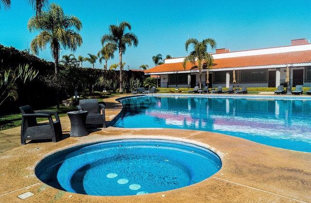 Hotel Ecce Inn & Spa