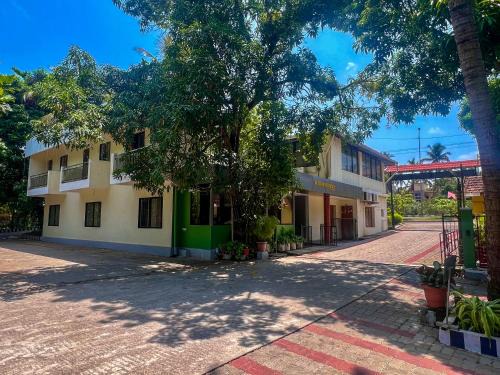 Hotel Eesha Residency
