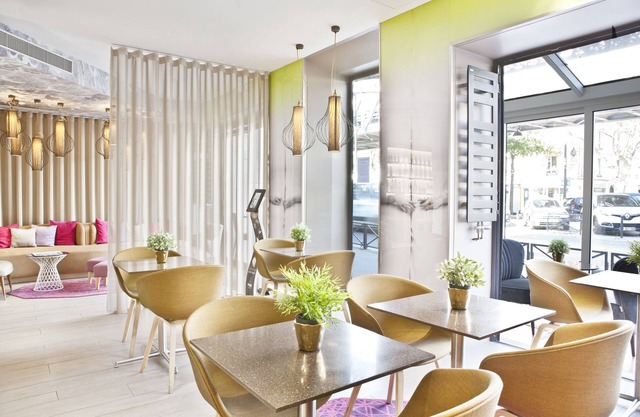 Hotel Eiffel Segur