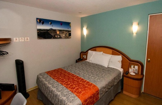 Hotel El Conde Naucalpan Solo adultos