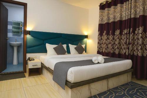 Hotel Elegance, Katra