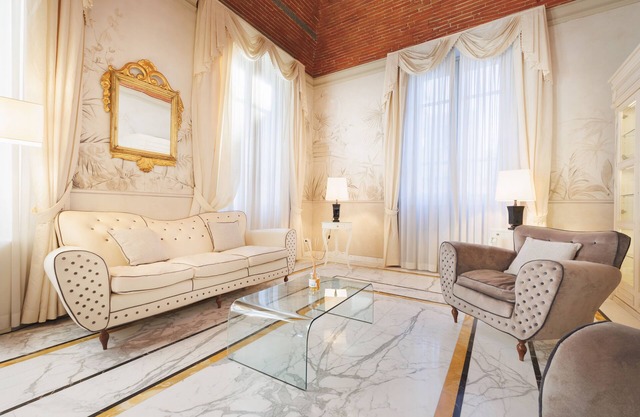 Hotel Embassy