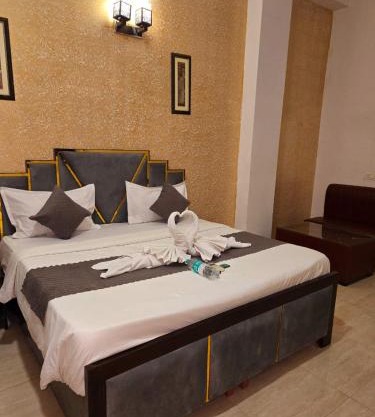 Hotel Galaxy - IGNOU Road Saket