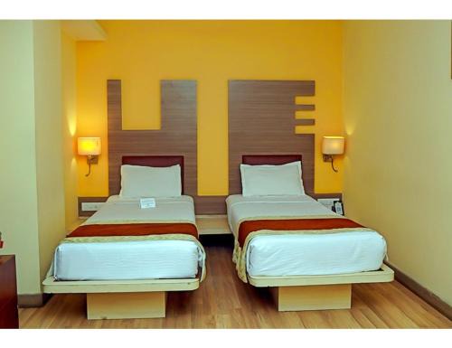 Hotel Galaxy, Lansdowne