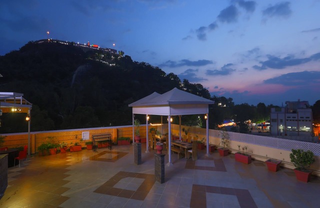 Hotel Ganpat Grand, Palani