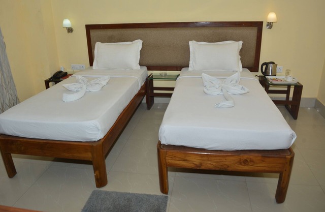 Hotel Golden Anchor Dhamara