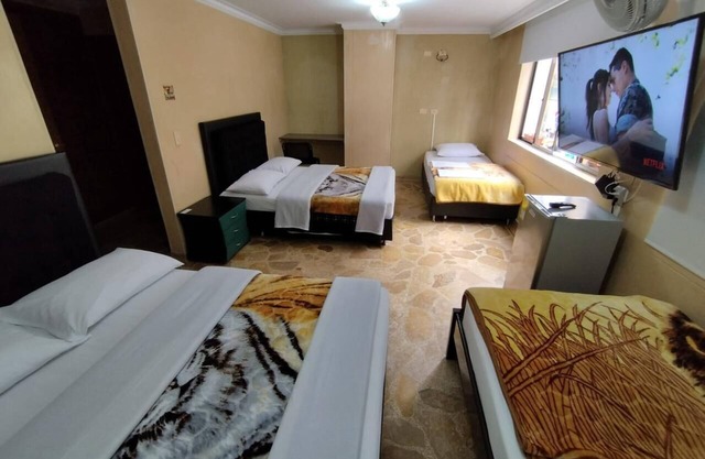 hotel golden suite.