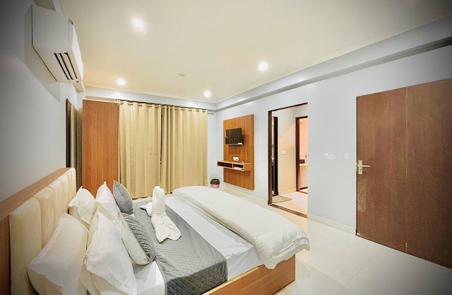 Hotel Grand Aana Inn