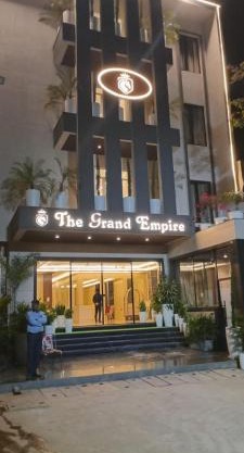 Hotel Grand Empire, Banquet, Swimming Pool with Taj View